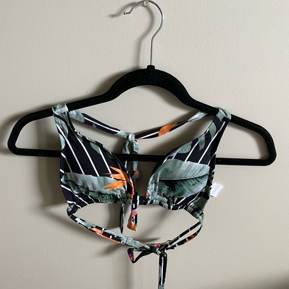 NWOT Skye TOKELAU Celeste Triangle Bikini Top - Picture 6 of 6
